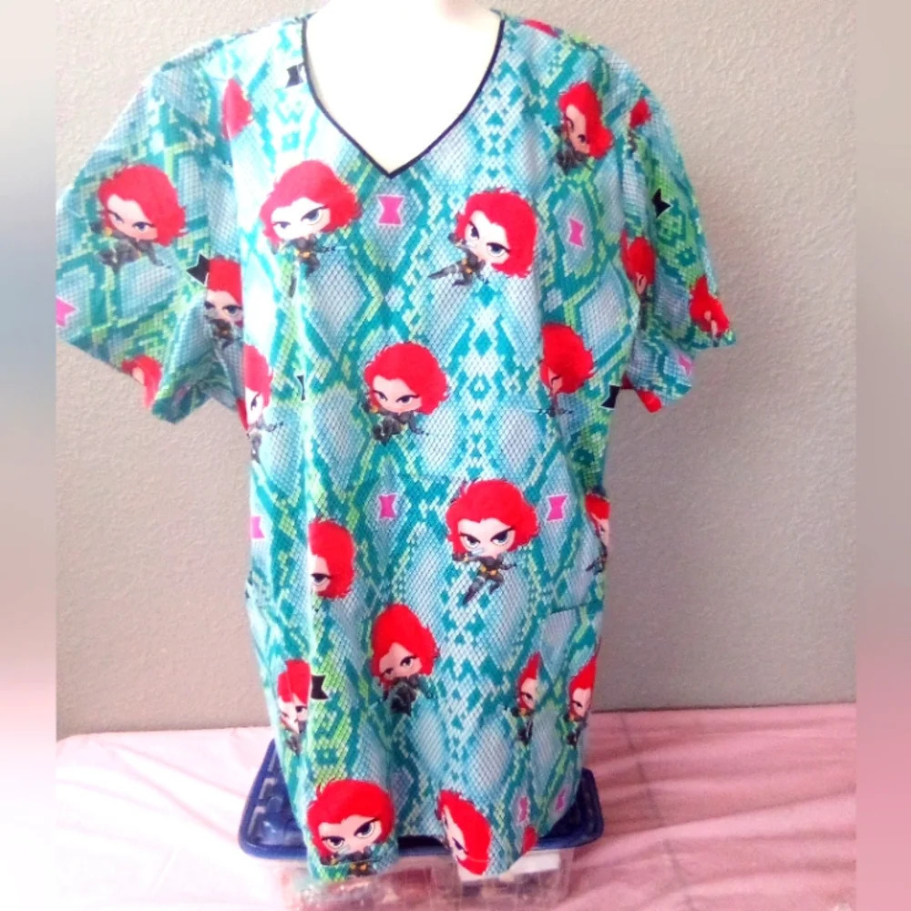 Marvel women scrub size 2x ( bag Y )